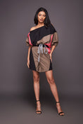 Load image into Gallery viewer, Colourblock Off-Shoulder Top With Shorts