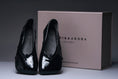 Load image into Gallery viewer, Onyx Gloss Bow Mules