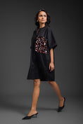 Load image into Gallery viewer, Black Relaxed Straight Fit Dress With Pocket