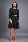 Load image into Gallery viewer, Black Backless Dress With Belt