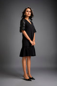 Load image into Gallery viewer, V-neck Dress With Leaf-patterned Sleeves