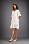 Load image into Gallery viewer, V-neck Dress With Leaf-patterned Sleeves