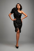 Load image into Gallery viewer, One-shoulder Top With Black Textured Sleeve