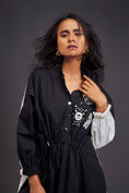 Load image into Gallery viewer, Oversized Dress With Ruched Detailing On The Waist