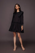 Load image into Gallery viewer, Black Dress With Detachable Collar