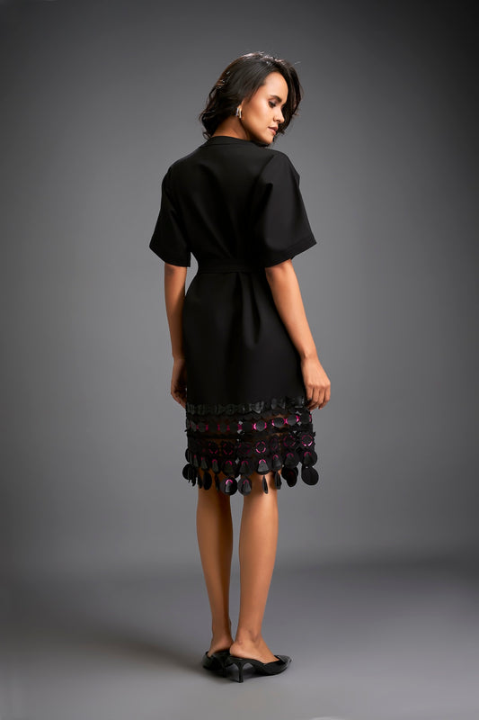 Dress With Belted Waist And Metallic Geometric Hemline