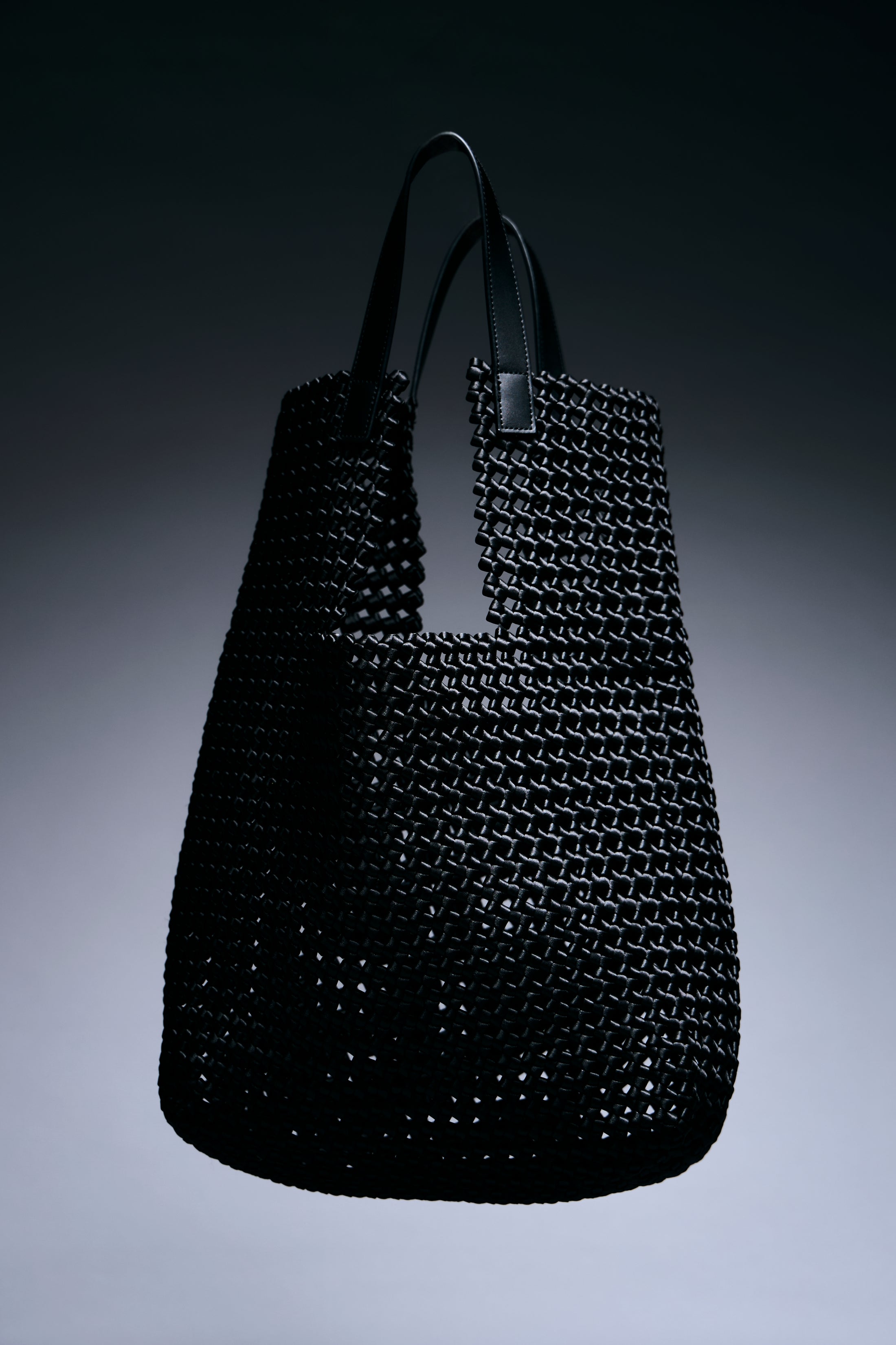 Onyx Weave Bucket Tote