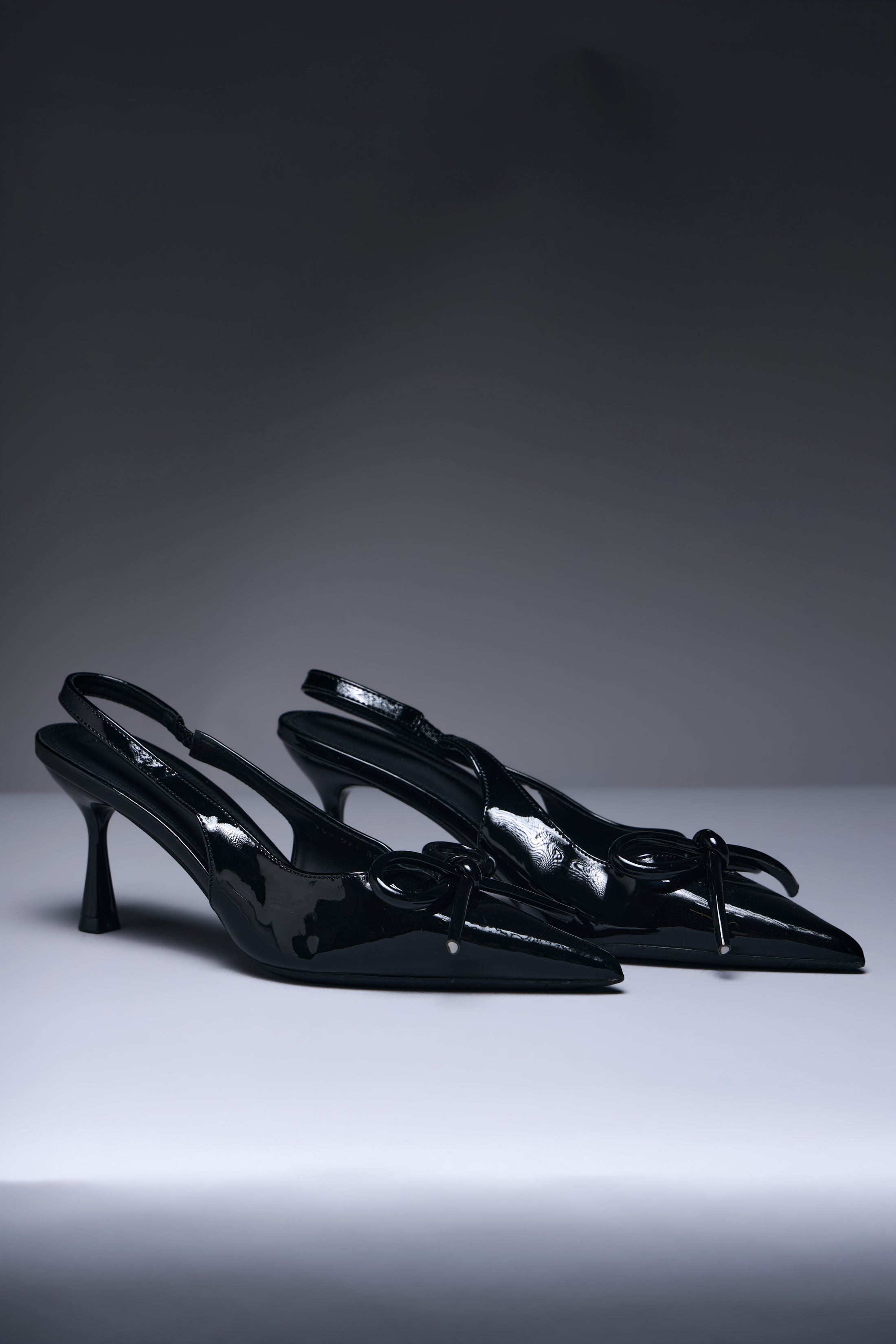 Noir Étoile Bow Heels