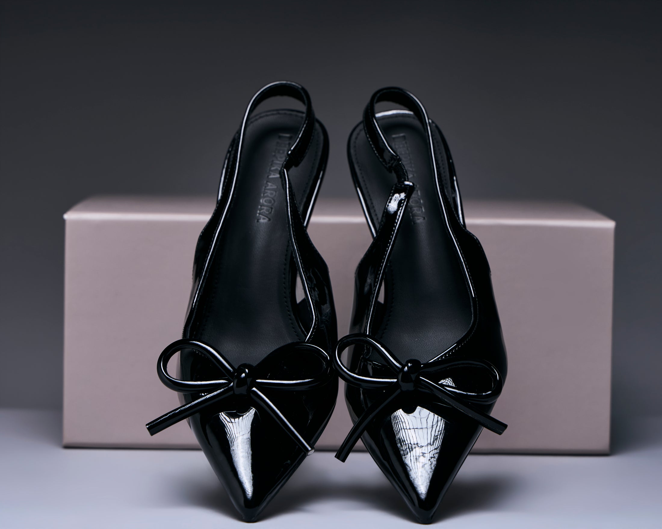 Noir Étoile Bow Heels