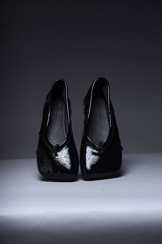 Onyx Gloss Bow Mules