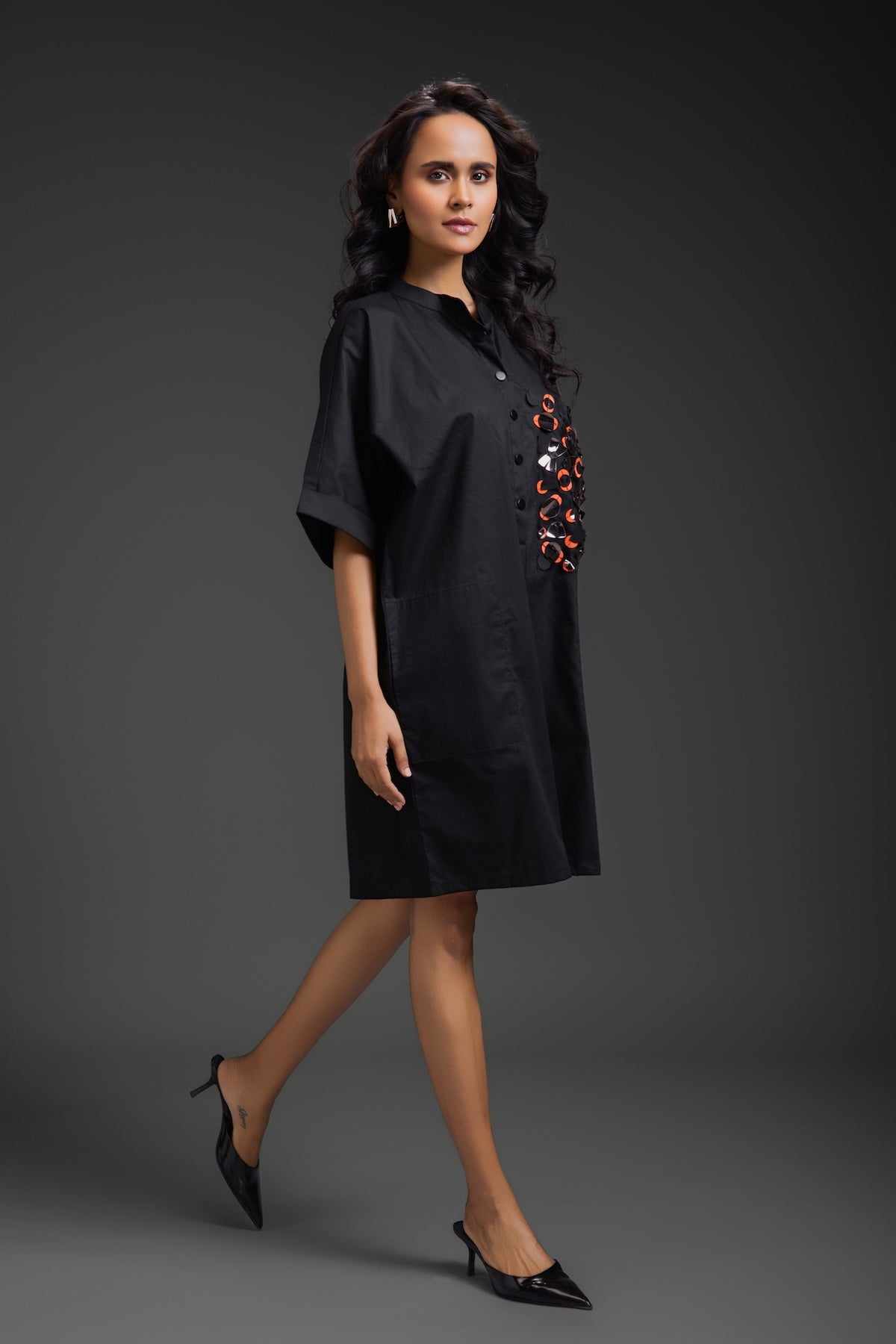 Black Relaxed Straight Fit Dress With Pocket