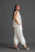 Load image into Gallery viewer, White Lattice Floral Vest and Tapered Pants Set
