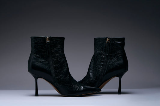 Noir Spool Heel Leather Boots