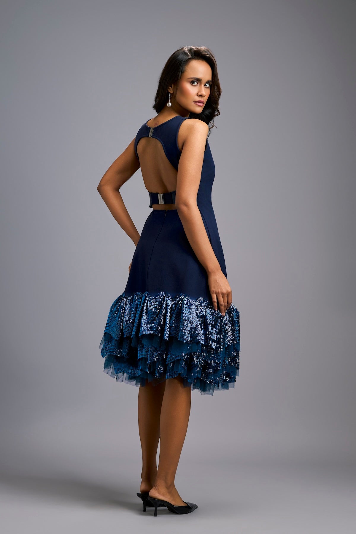 Sleeveless Navy Blue Midi Dress with Cut-Out Back