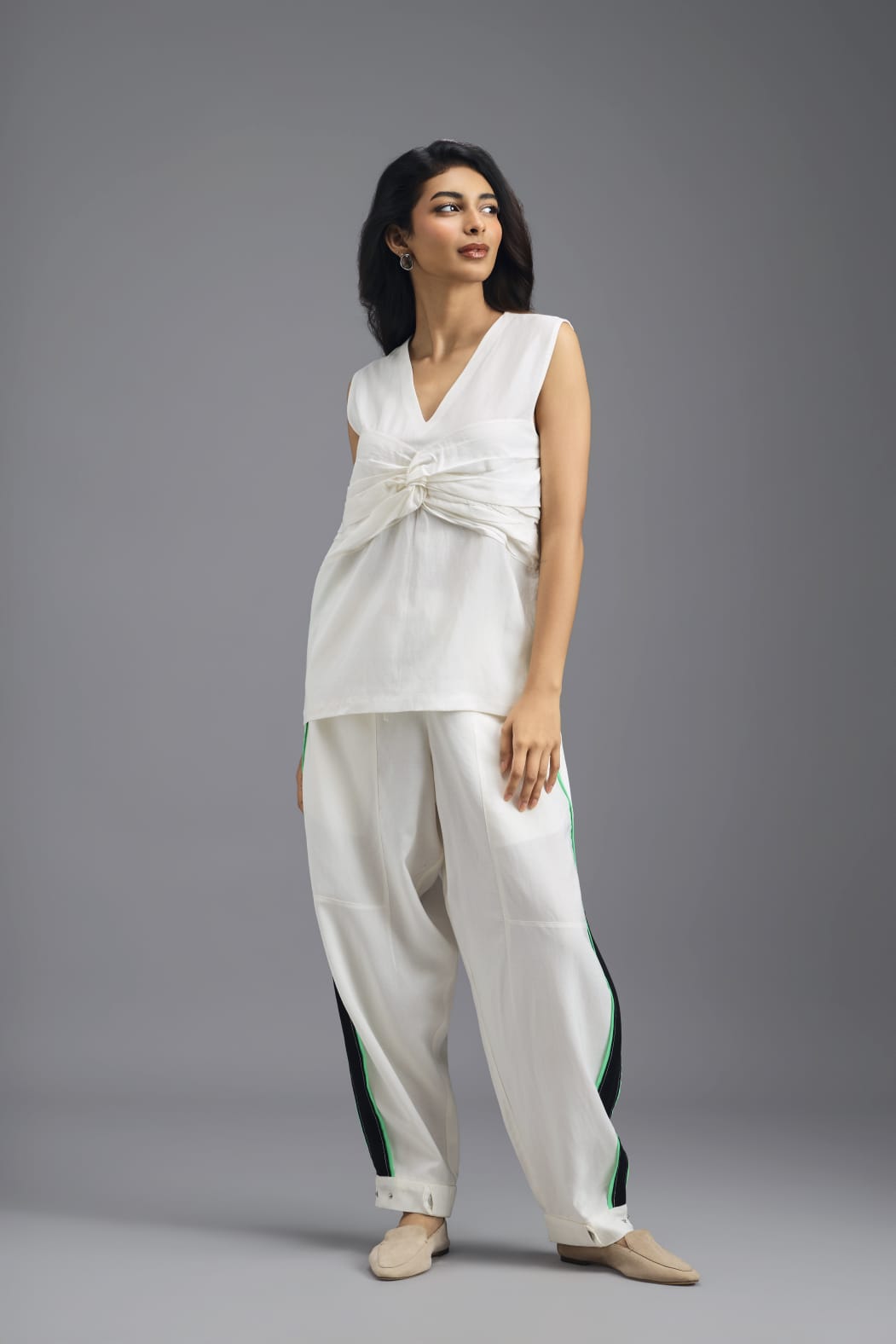 WHITE MINIMAL INNER SLIP TOP