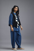 Load image into Gallery viewer, BLUE LINEN PANTS
