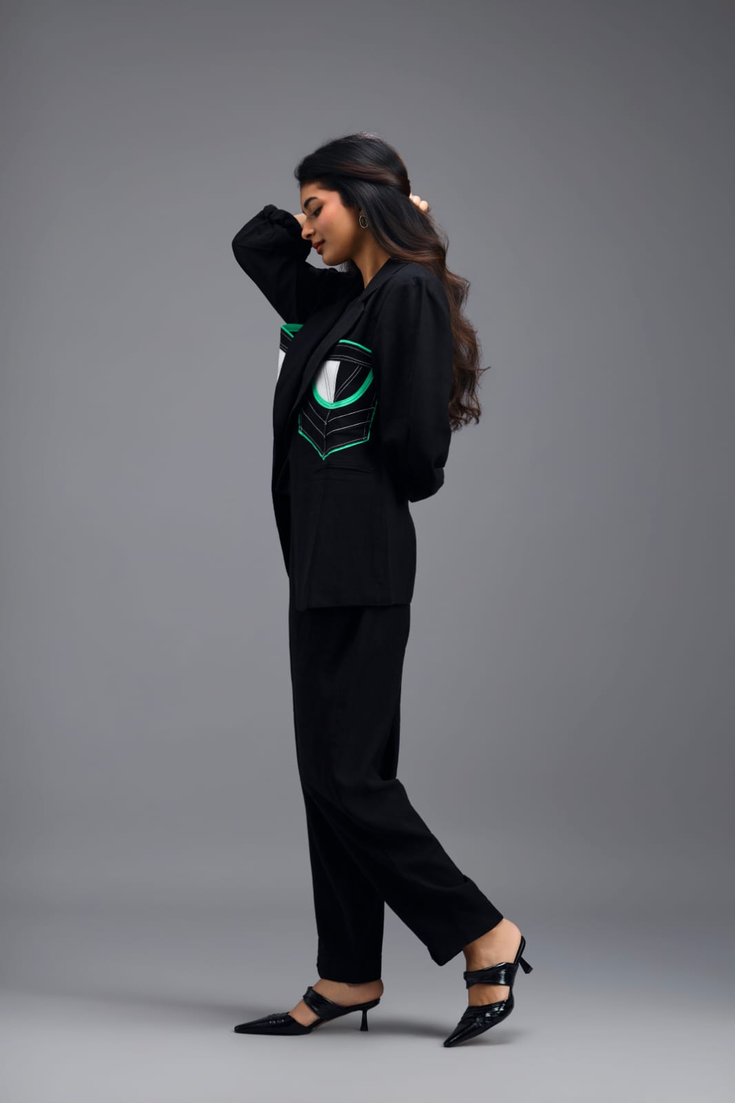BLACK INNER SLIP TOP