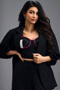 Load image into Gallery viewer, BLACK CO-ORD SET WITH GEOMETRIC BRALETTE, RELAXED BLAZER AND WIDE-LEG TROUSERS
