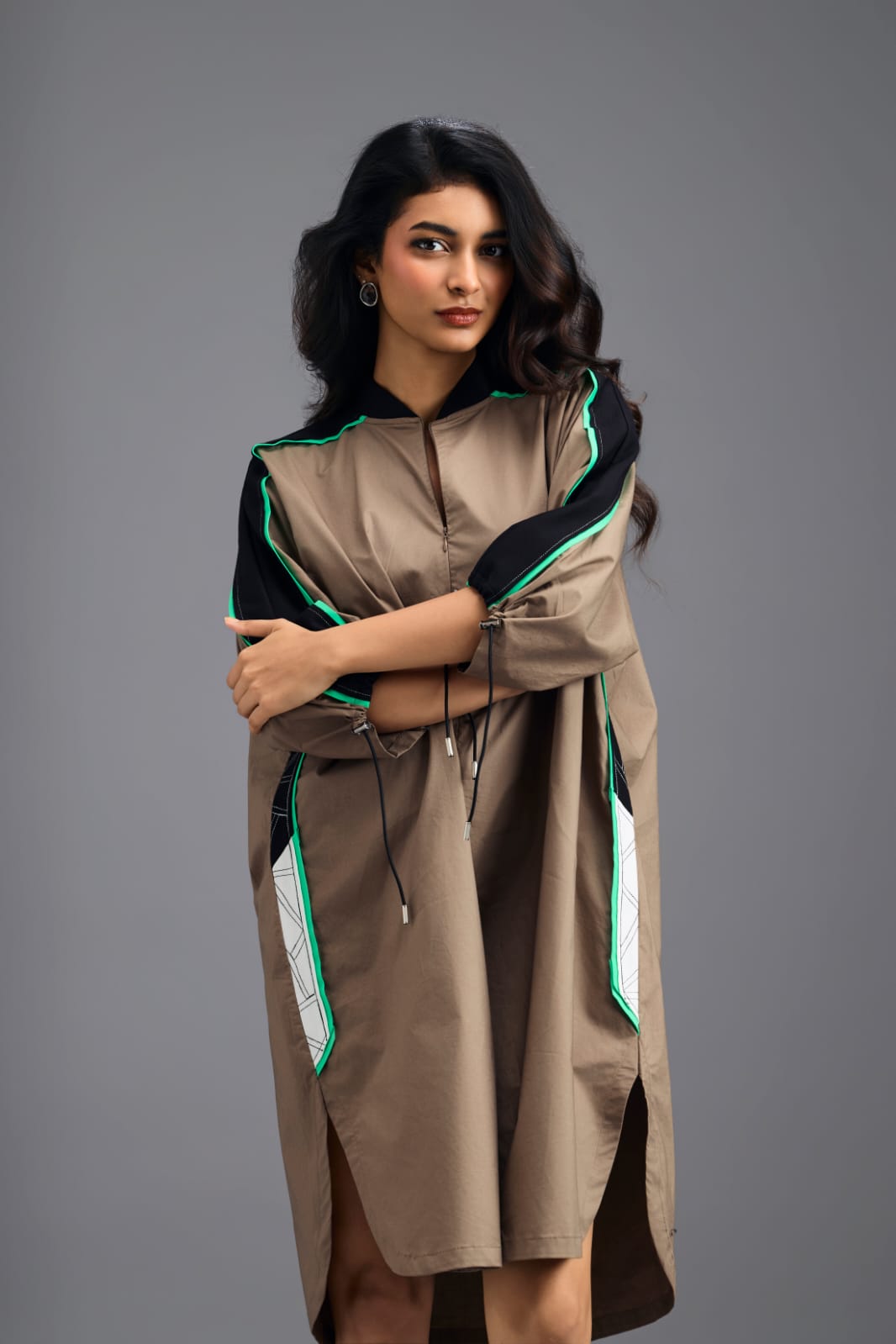 MUD OVERSIZED BOXY DRESS WITH NEON CONTRAST STRIPE