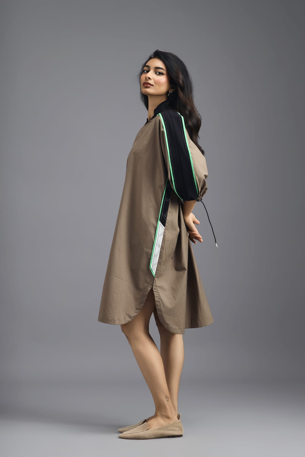 MUD OVERSIZED BOXY DRESS WITH NEON CONTRAST STRIPE