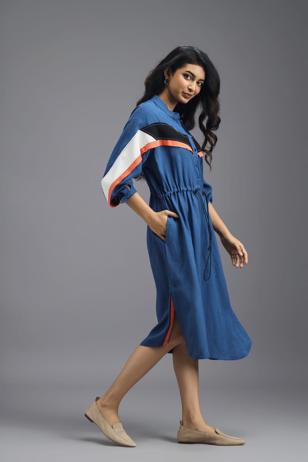 BLUE RELAXED FIT MIDI DRESS WITH NEON CONTRAST PANEL DETAIL
