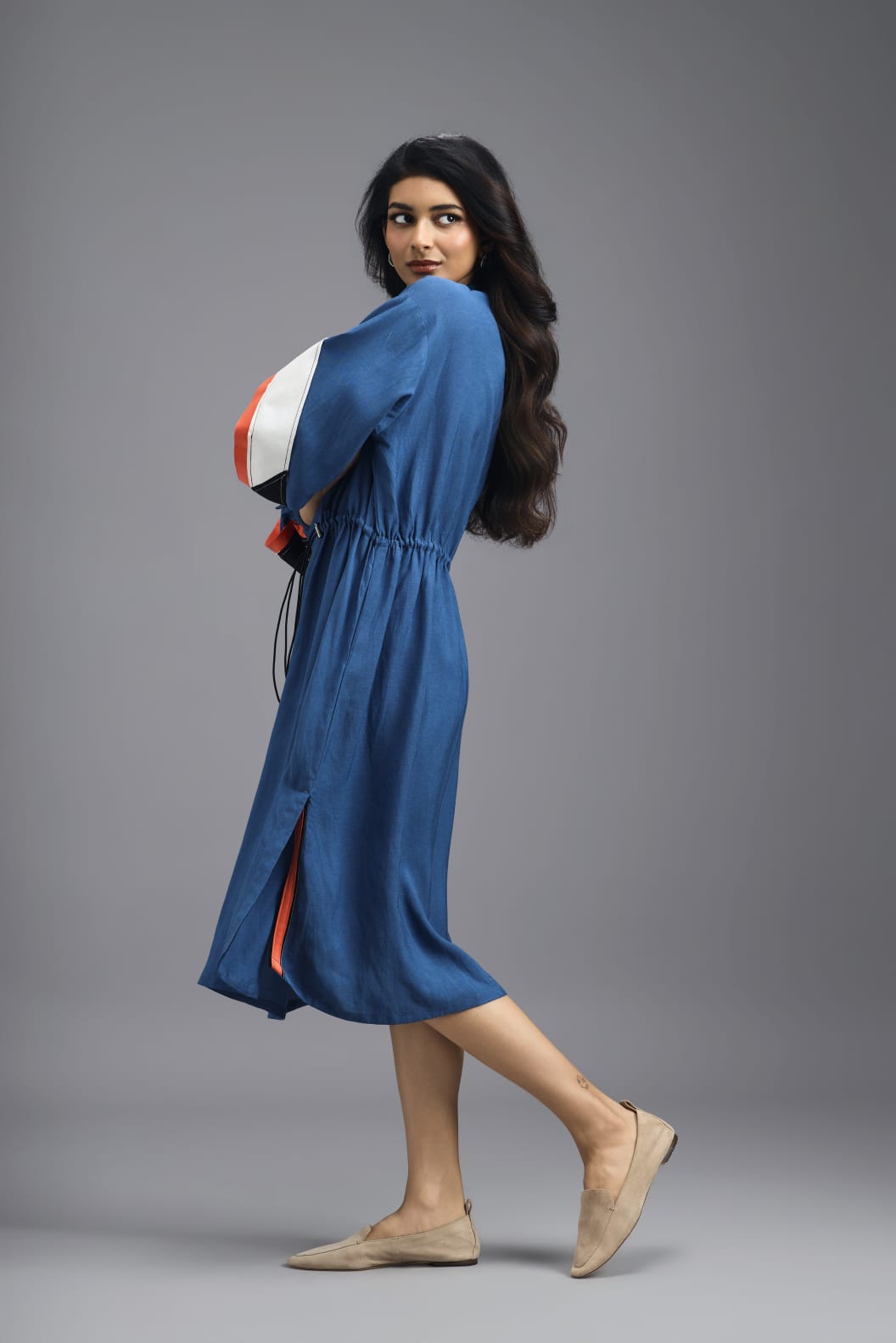 BLUE RELAXED FIT MIDI DRESS WITH NEON CONTRAST PANEL DETAIL