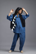 Load image into Gallery viewer, BLUE LINEN PANTS
