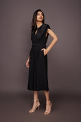 Load image into Gallery viewer, Black Loose Fit Jumpsuit With Detachable Collar
