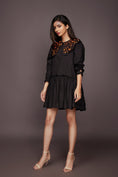 Load image into Gallery viewer, Black Dress With Detachable Collar

