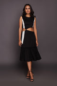 Load image into Gallery viewer, B&W Panel Dress (Comes With Belt)
