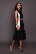 Load image into Gallery viewer, B&W Panel Dress (Comes With Belt)
