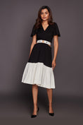 Load image into Gallery viewer, B&W Side Cutout Dress (Comes With A Belt)
