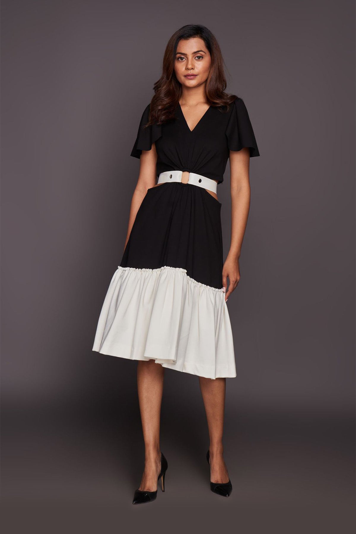 B&W Side Cutout Dress (Comes With A Belt)