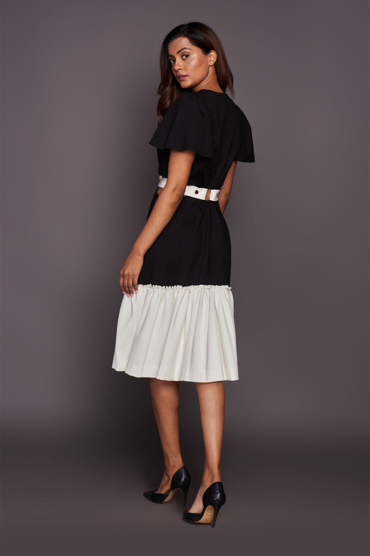 B&W Side Cutout Dress (Comes With A Belt)